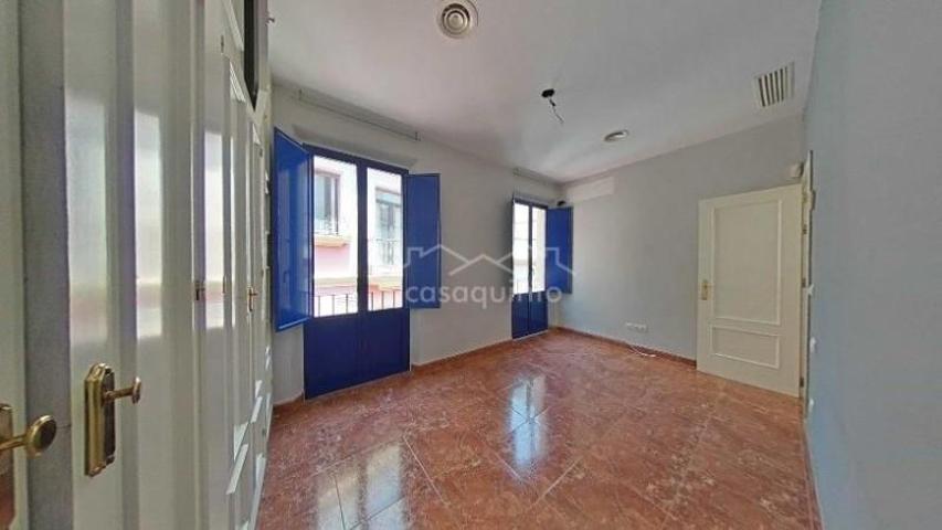 Chalet en venta en Sevilla, CALLE GAYONETA, 27, 41004 photo 0