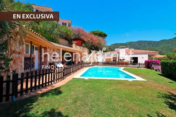 Casa en venta en Santa Cristina d'Aro, Urbanització Rosamar photo 0