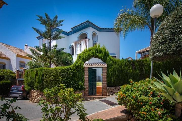 Chalet en venta en Marbella, Xarblanca photo 0