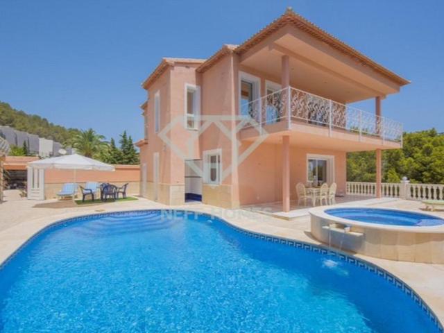 Chalet en venta en Calpe photo 0