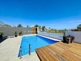 Chalet en venta en Puerto de la Cruz, Tenerife North photo 0