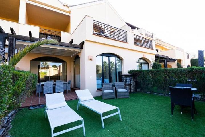 Planta baja en venta en Marbella, Puerto Banús photo 0