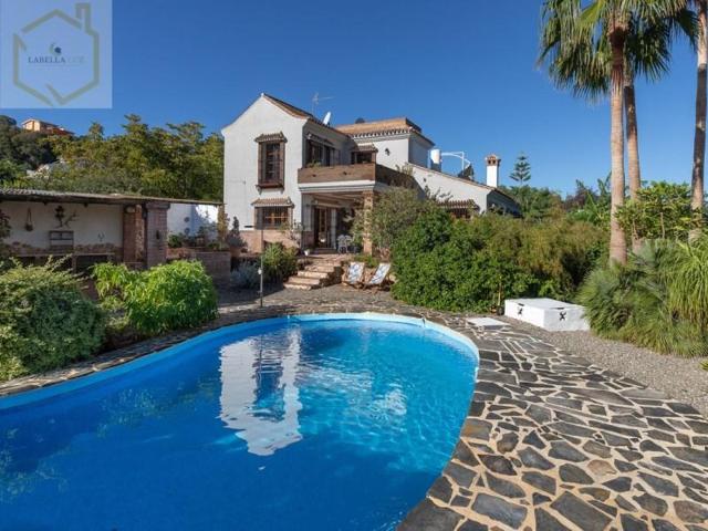 Chalet en venta en Coín photo 0