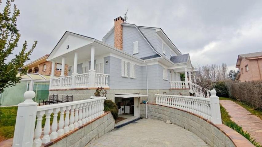 Chalet en venta en Guadarrama, La jarosa de la sierra photo 0