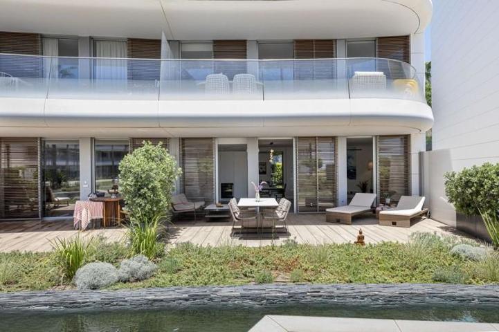 Apartamento en venta en Estepona, Parque Central photo 0