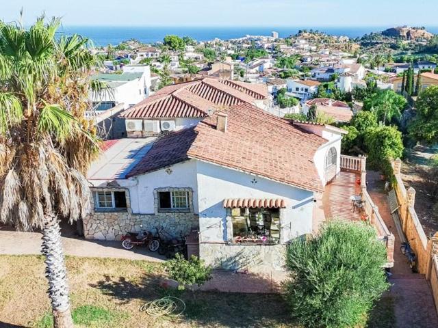 Chalet en venta en Benalmádena photo 0