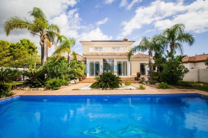 Casa en venta en Mont-roig del Camp, Casalot photo 0