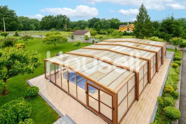 Casa en venta en Oviedo photo 0