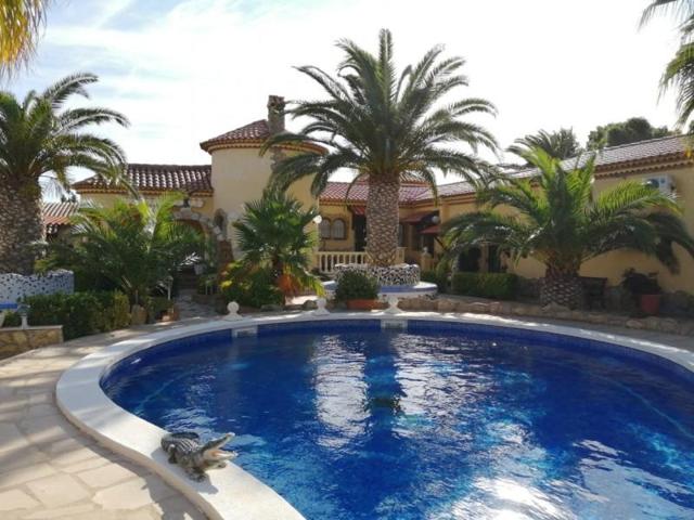 Casa en venta en Miami Platja, Centro photo 0