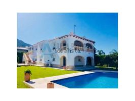 Chalet en venta en Denia photo 0