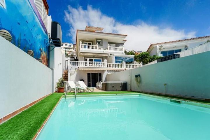 Adosada en venta en Mogán photo 0