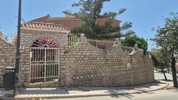 Chalet en venta en Málaga, Ciudad Jardin photo 0