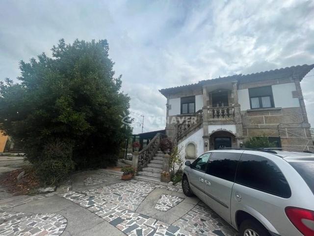 Chalet en venta en Vigo photo 0