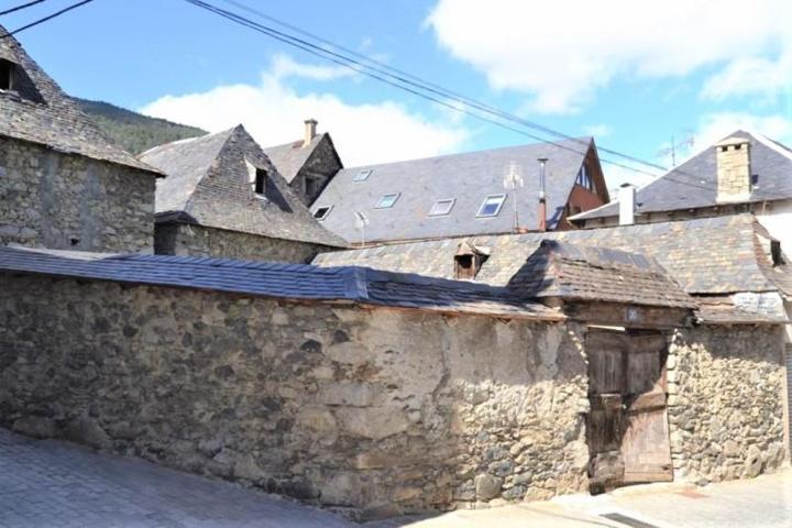 Casas de pueblo en venta en Vielha e Mijaran, Vielha photo 0