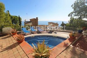 Casa en venta en Santa Cristina d'Aro, Urbanització Rosamar photo 0