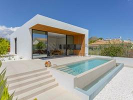 Chalet en venta en Alcúdia photo 0