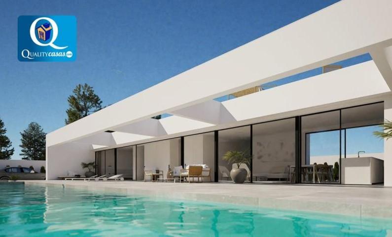 Chalet en venta en Orihuela Costa, Villamartin photo 0