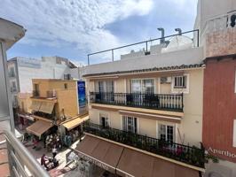 Edificio en venta en Torremolinos, La Carihuela photo 0