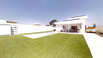 Chalet en venta en Alhaurín de la Torre, Pinos de Alhaurín photo 0