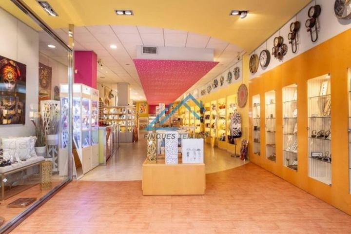 Local comercial en venta en Cambrils, PORT photo 0