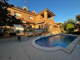 Chalet en venta en Rubí, Can Serrafossà - La Perla - Els Avets photo 0