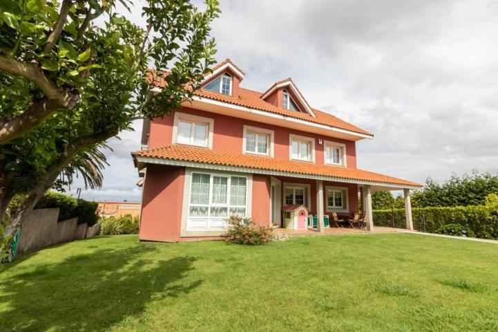Chalet en venta en A Coruña, Zapateira photo 0