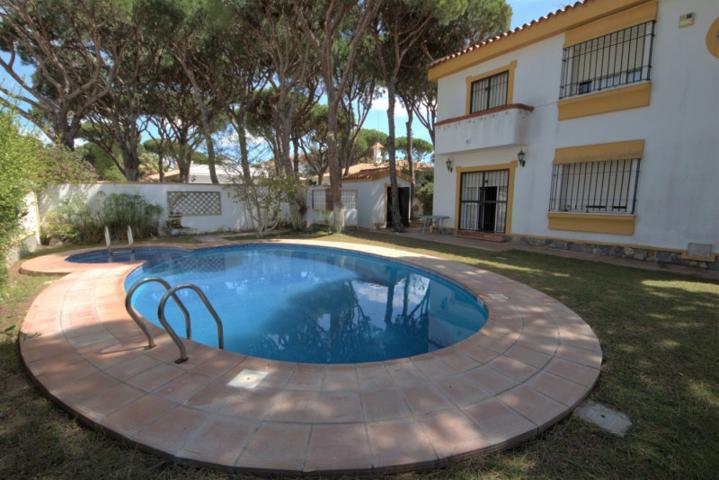 Chalet en venta en Chiclana de la Frontera, 2ª pista de La Barrosa photo 0