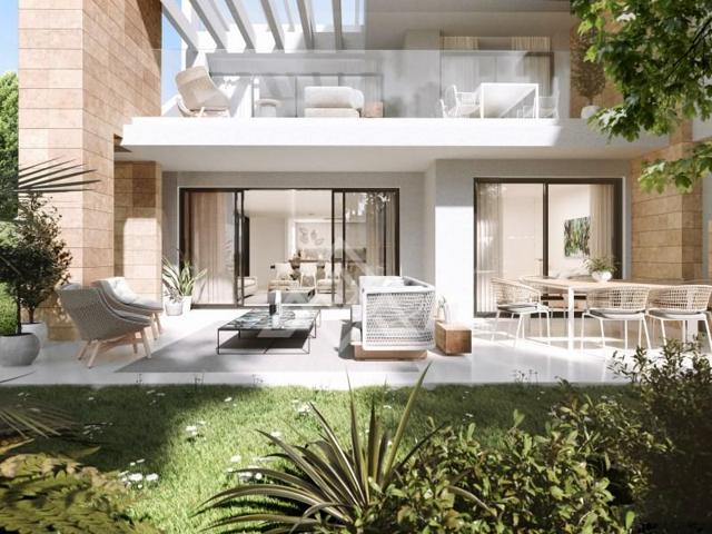 Apartamento en venta en Estepona photo 0