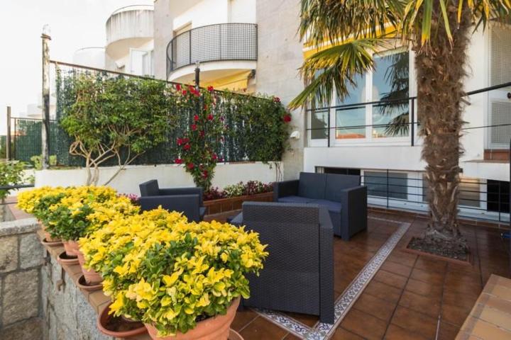 Chalet en venta en Sanxenxo, Playa de Silgar photo 0