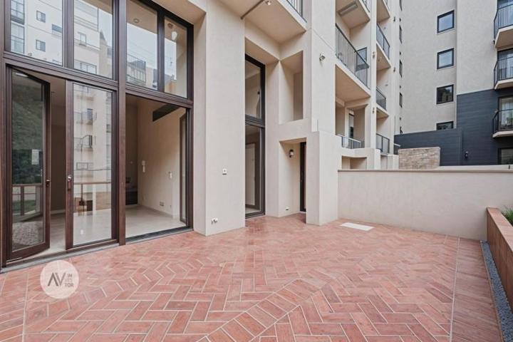 Planta baja en venta en Barcelona, El Raval photo 0