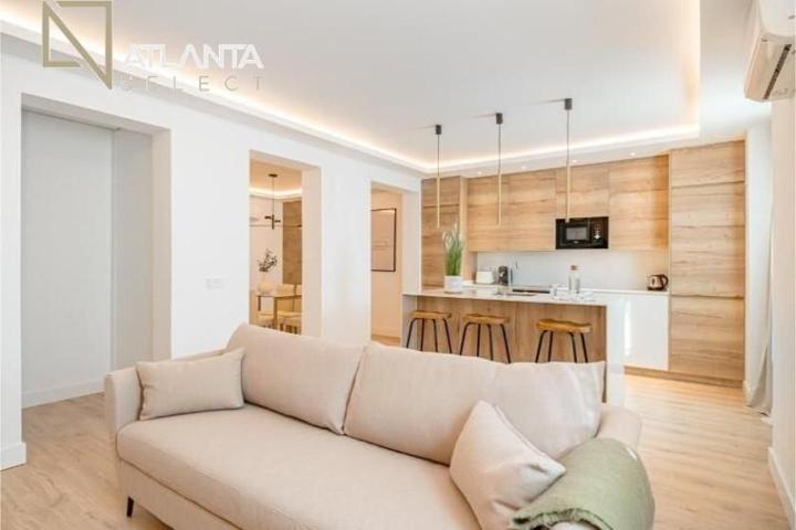 Apartamento en venta en Madrid, Malasaña photo 0
