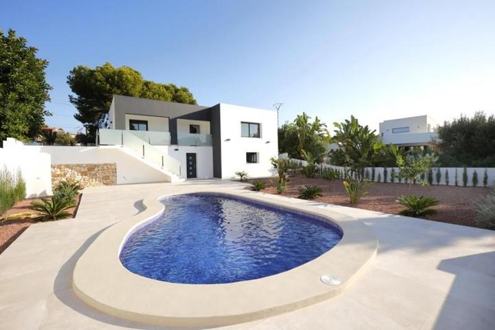 Chalet en venta en Calpe, Los pinos photo 0