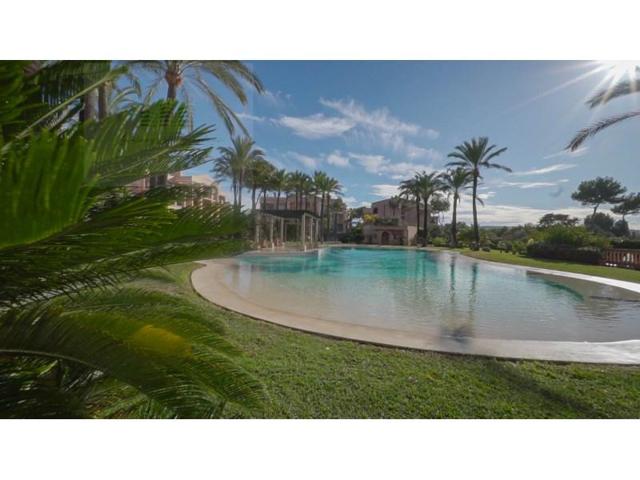 Piso en venta en Calvia photo 0