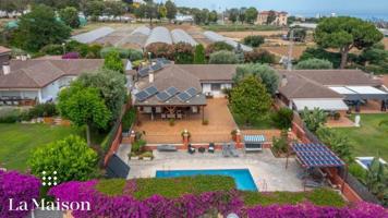 Casa en venta en Cabrera de Mar, Mas Terrillo photo 0