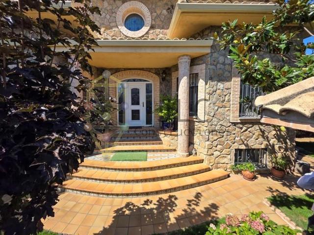 Chalet en venta en Guadarrama, Prado alameda photo 0