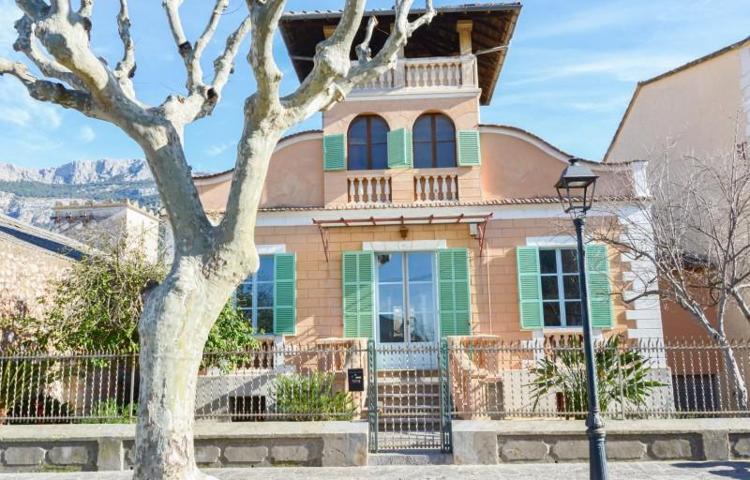 Casa en venta en Sóller, Centro photo 0