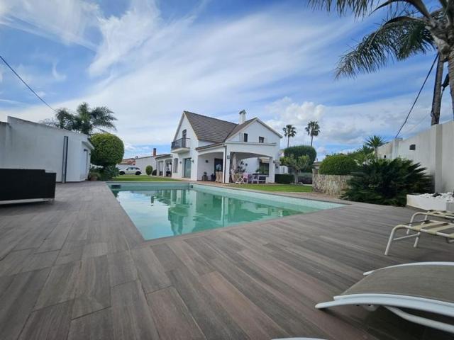 Chalet en venta en Algeciras, Colonia san miguel photo 0