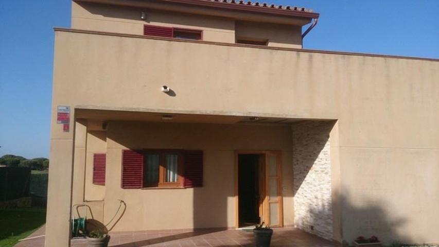 Chalet en venta en Chiclana de la Frontera, La barrosa photo 0