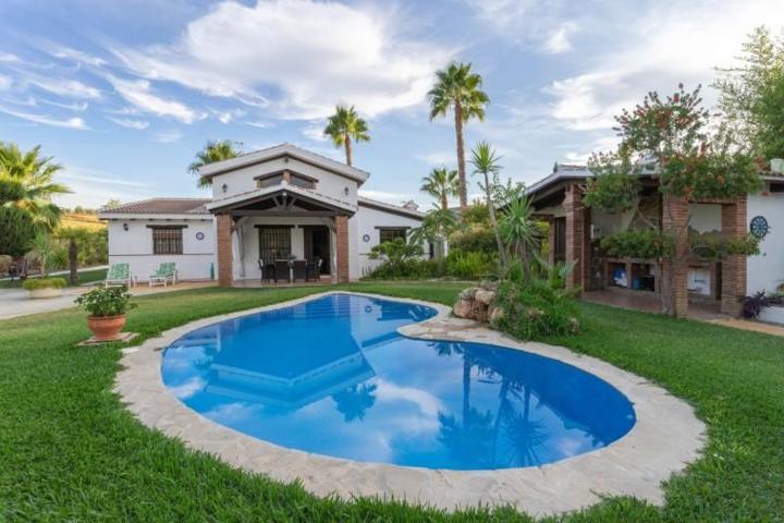 Chalet en venta en Alhaurín el Grande, Alhaurín el Grande photo 0