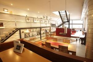 Casa en venta en Barcelona, Navas photo 0