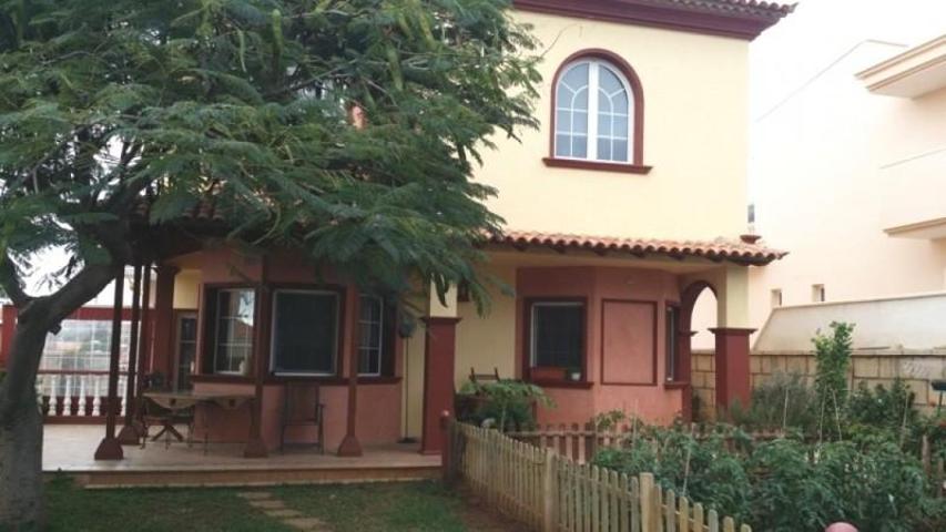 Chalet en venta en Adeje, Adeje photo 0