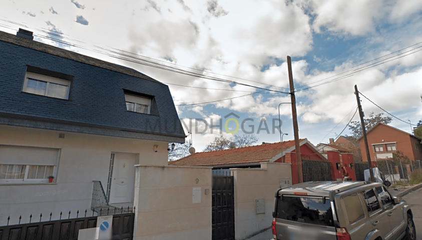 Chalet en venta en Madrid, Calle Ángel Domínguez, 28035 photo 0