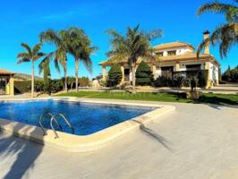 Chalet en venta en Orihuela, Centro photo 0