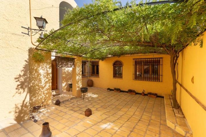 Chalet en venta en Huétor Vega, REBITES photo 0