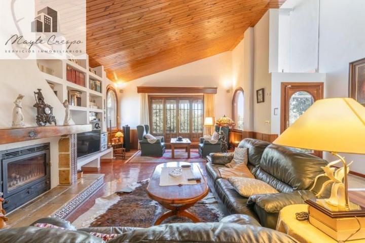 Chalet en venta en Huétor Vega, REBITES photo 0