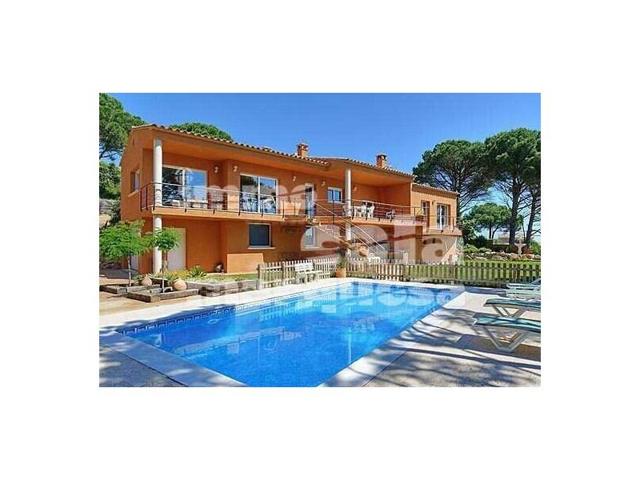 Casa en venta en Begur photo 0