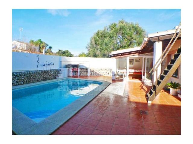 Chalet en venta en Es Castell photo 0