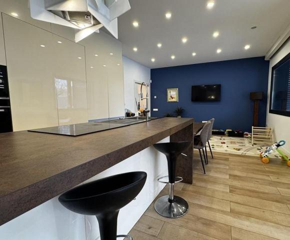 Casas de pueblo en venta en Sitges photo 0