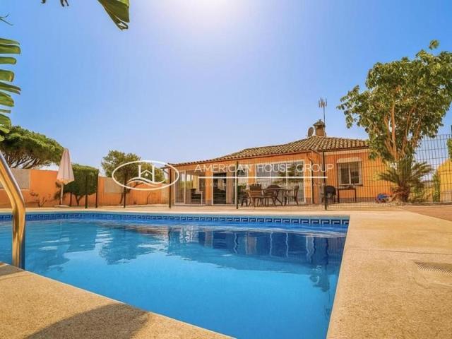 Chalet en venta en Chiclana de la Frontera, La Coquina - Los Gallos photo 0