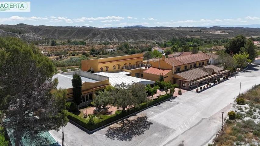 Local comercial en venta en Castilléjar, Zona cuevas photo 0